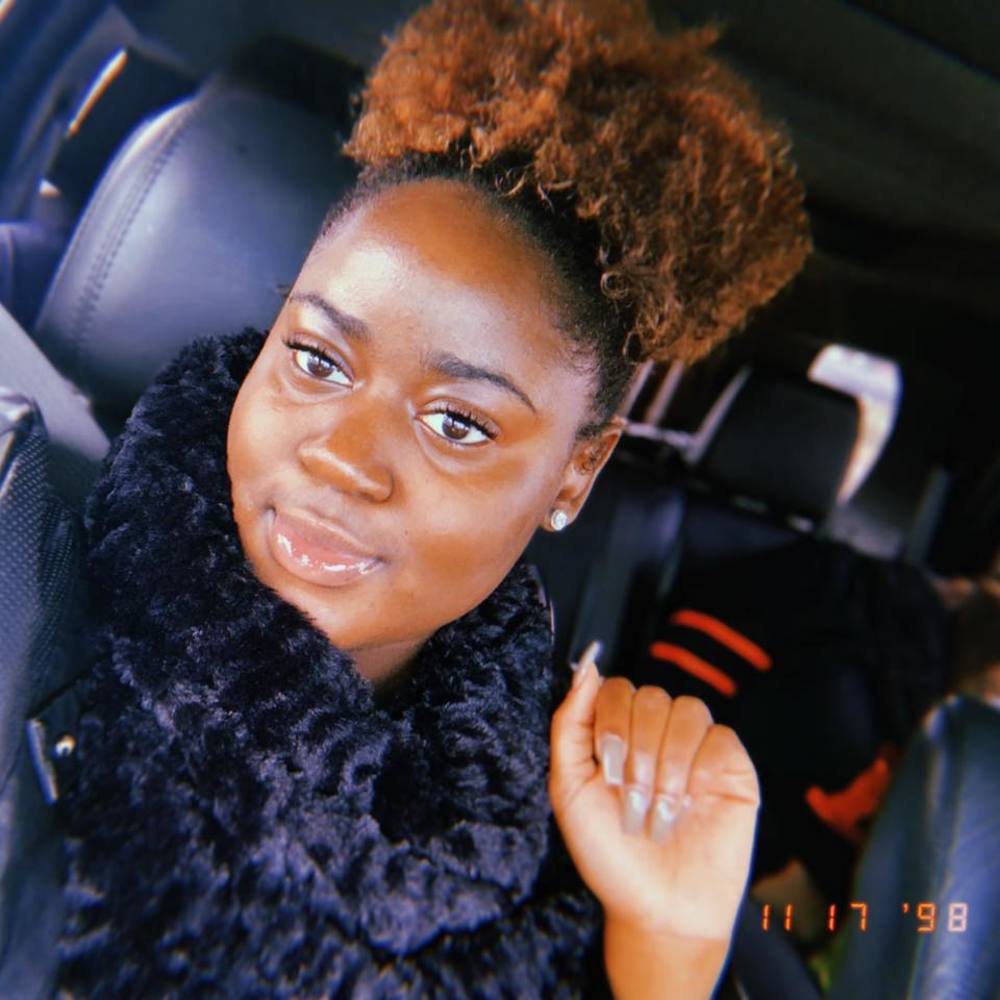 Meet your Posher, Alexis